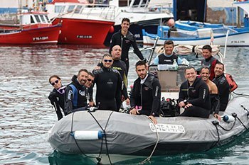 Buceo en Tenerife Rincon de Arona. Embarcadión